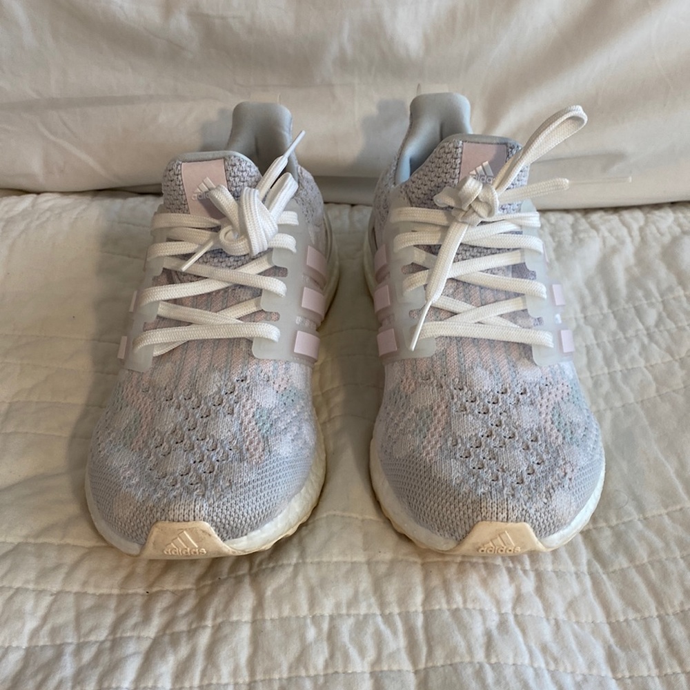 Women’s size 7 1/2 Adidas Ultra Boost shoes